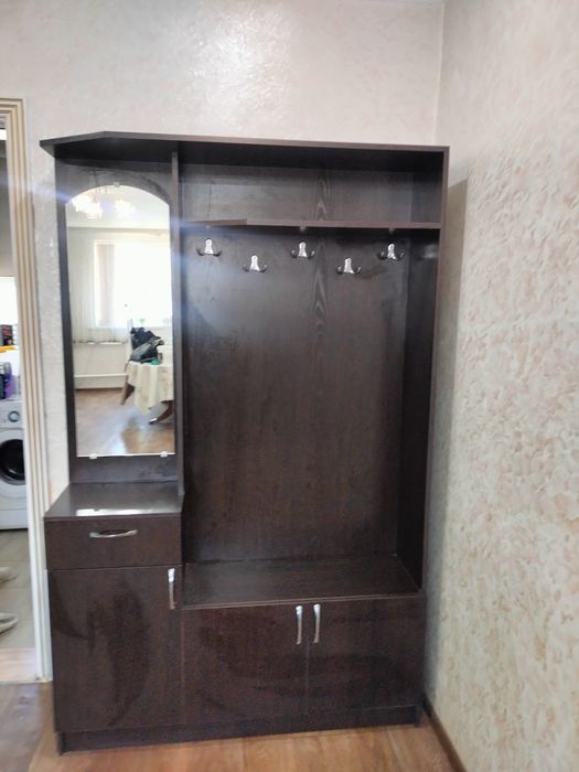 Продам срочно прихожую