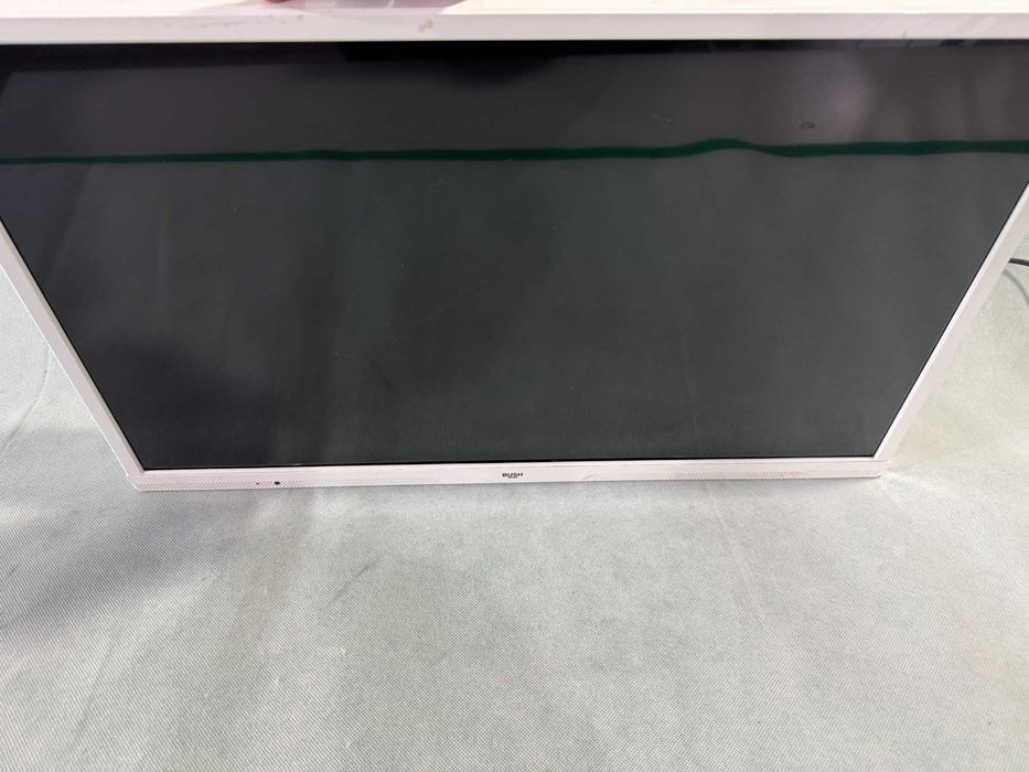 Телевизор - Bush 24 inch / smart / A26