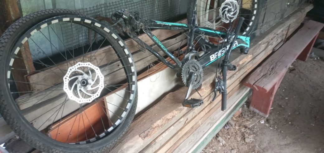 Рама велосипеда 19 размер,+ 2 колеса и новая вилка в подарок. Цена:10к