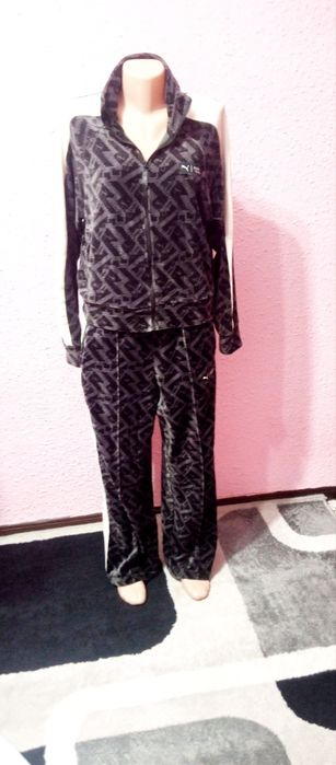 Продается двойка унисекс размер 56