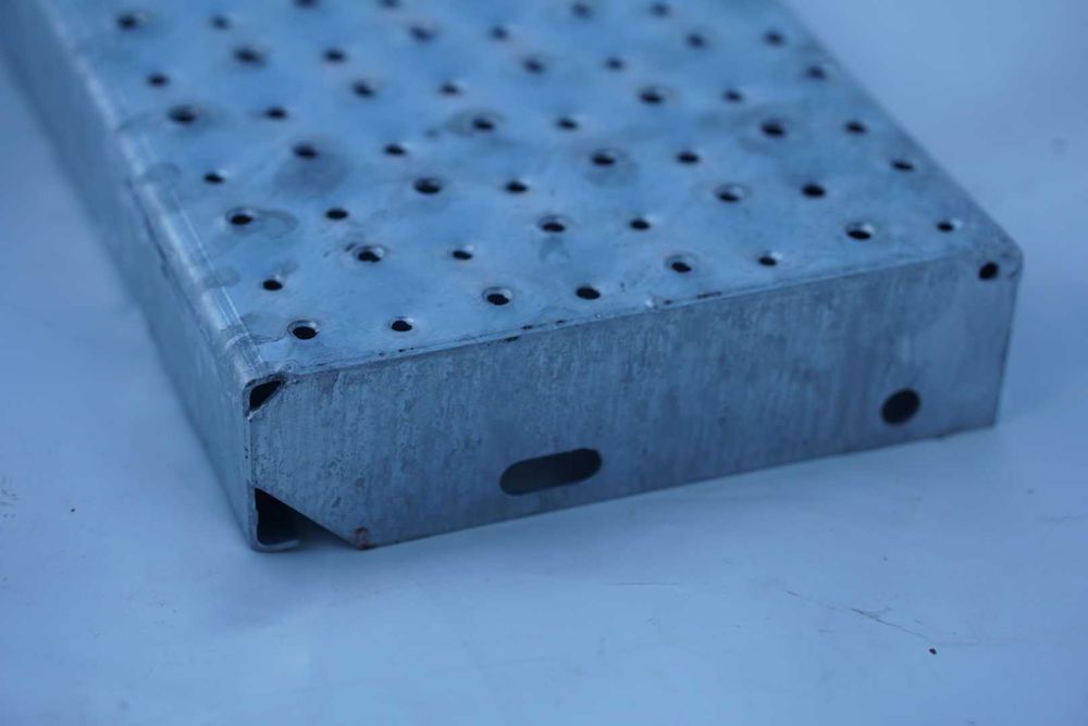 Treapta metalica zincata 1200 x 250 din tabla ambutisata si zincata