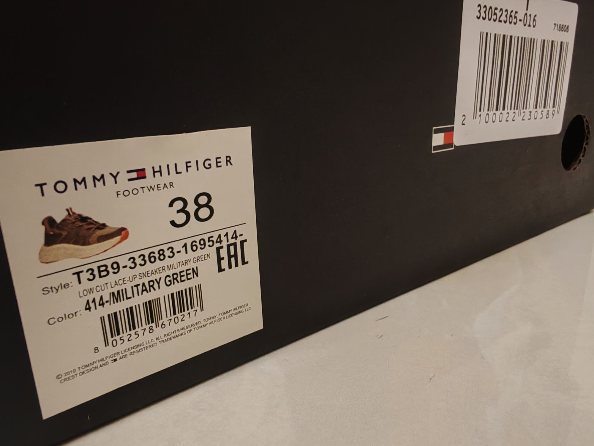 Нови оригинални кецове Tommy Hilfiger