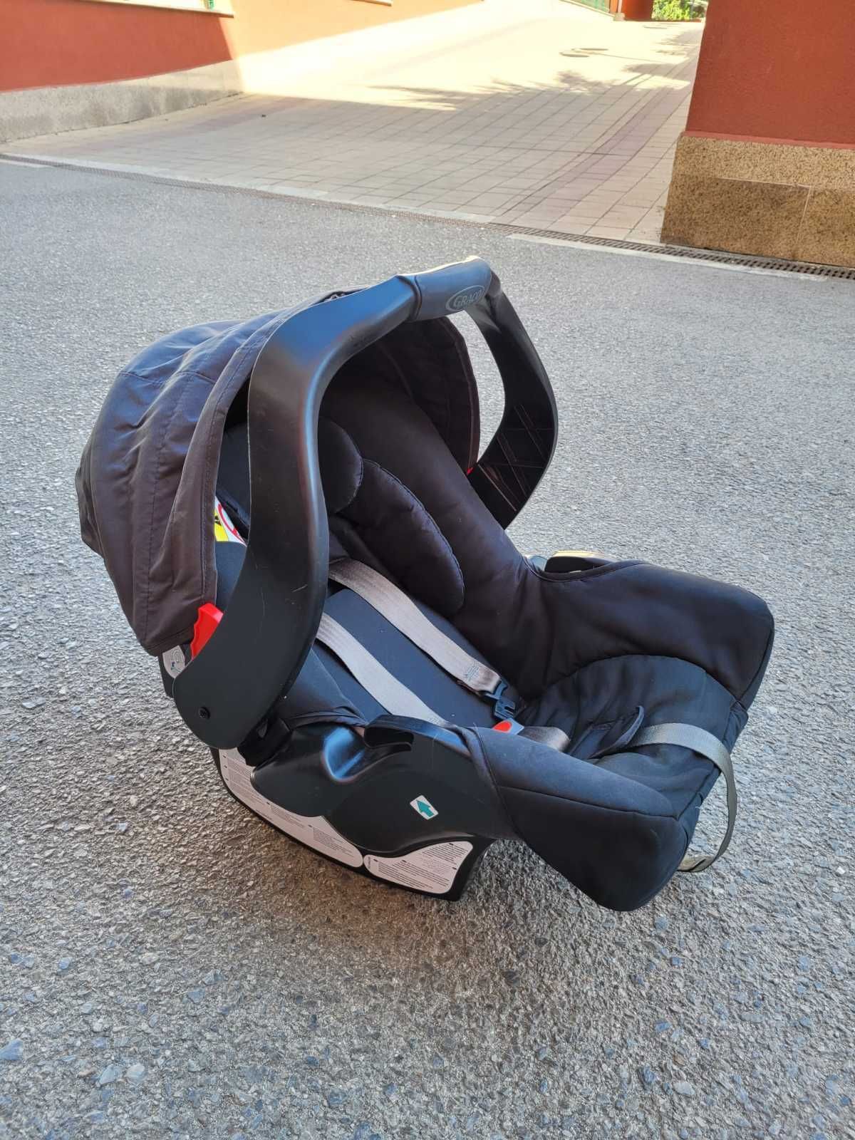 Бебешко кошче за кола Graco Evo 0+