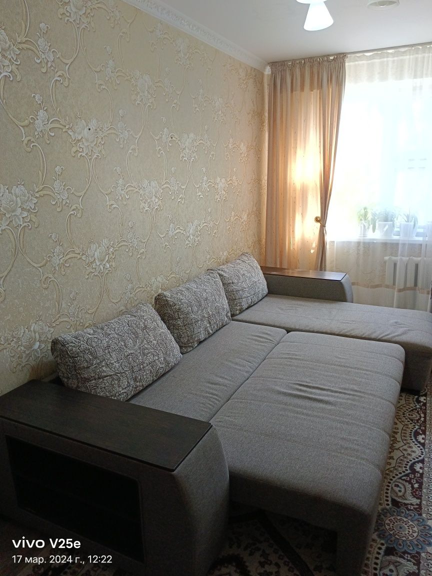 Продам диван, мебель для гостиной или спальни, почти новый, цвет:серый