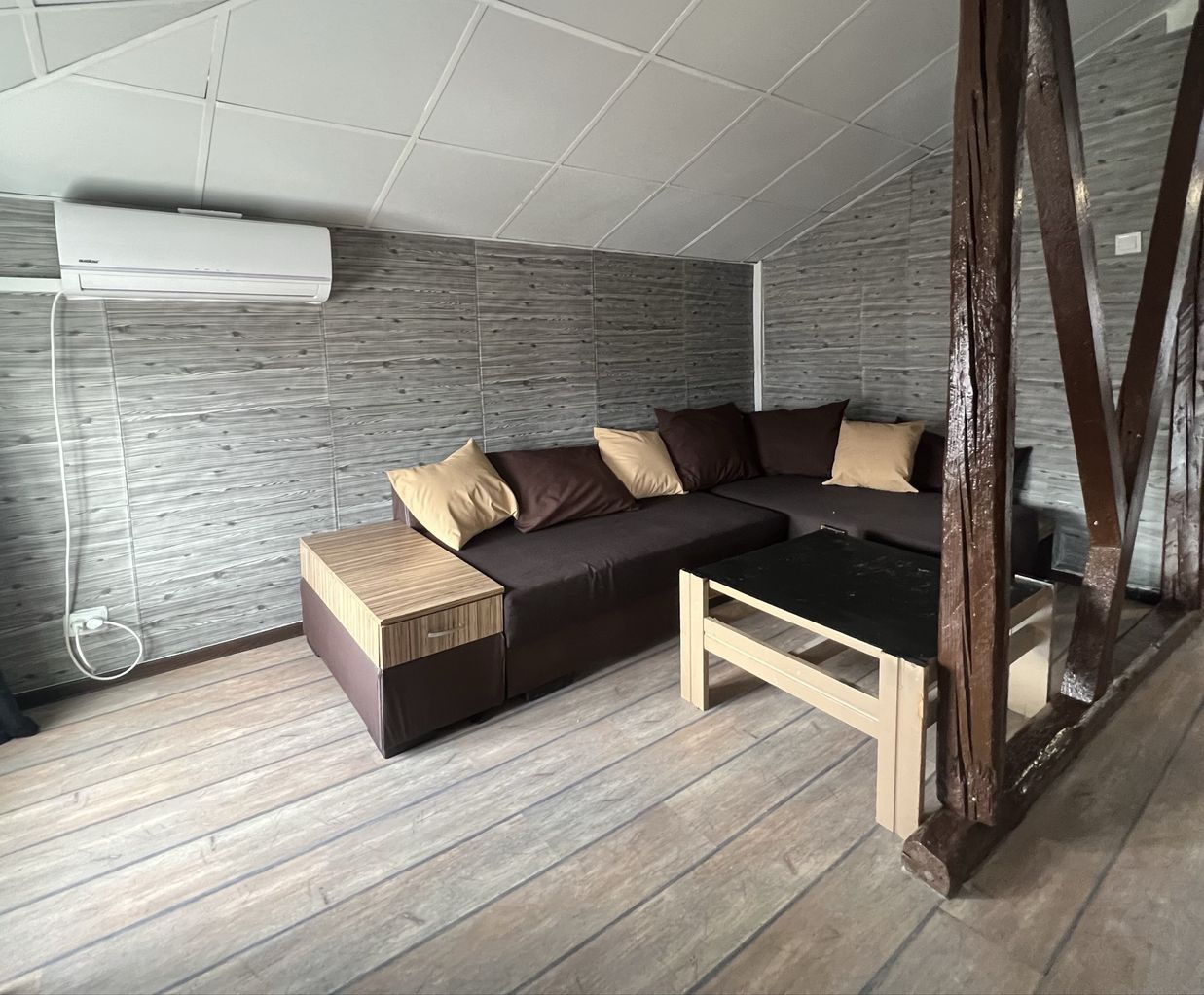 Дава се под наем Двустаен апартамент в София, Център - 63 кв.м за 663 € - Снимка #1