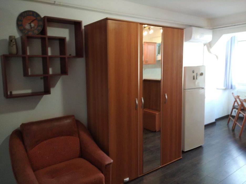 Proprietar inchiriez garsoniera Galata