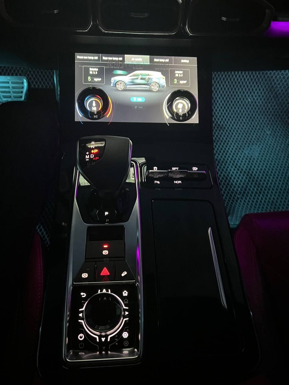 Jetour x 70 plus сотилади