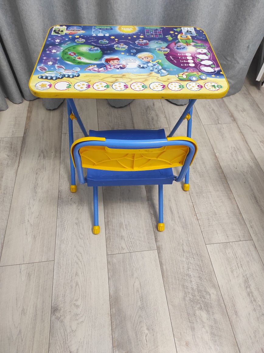 Детский стол,стулья