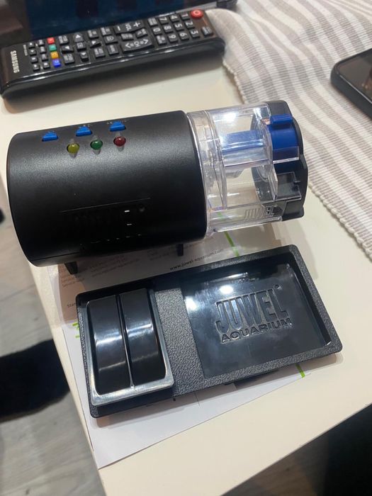 Dispozitiv automat pentru hrana pesti de acvariu (nou)