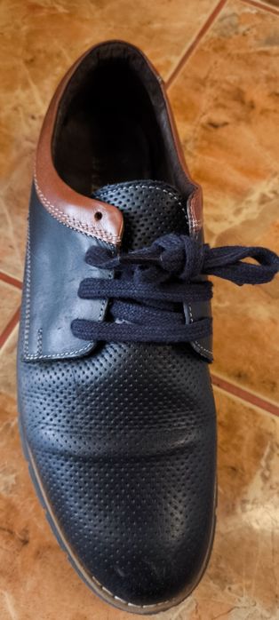 Pantofi din piele naturala