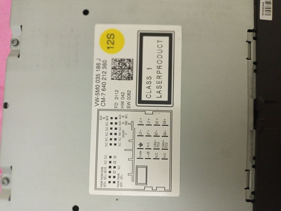 Vând radio CD.auto original Vw golf 5