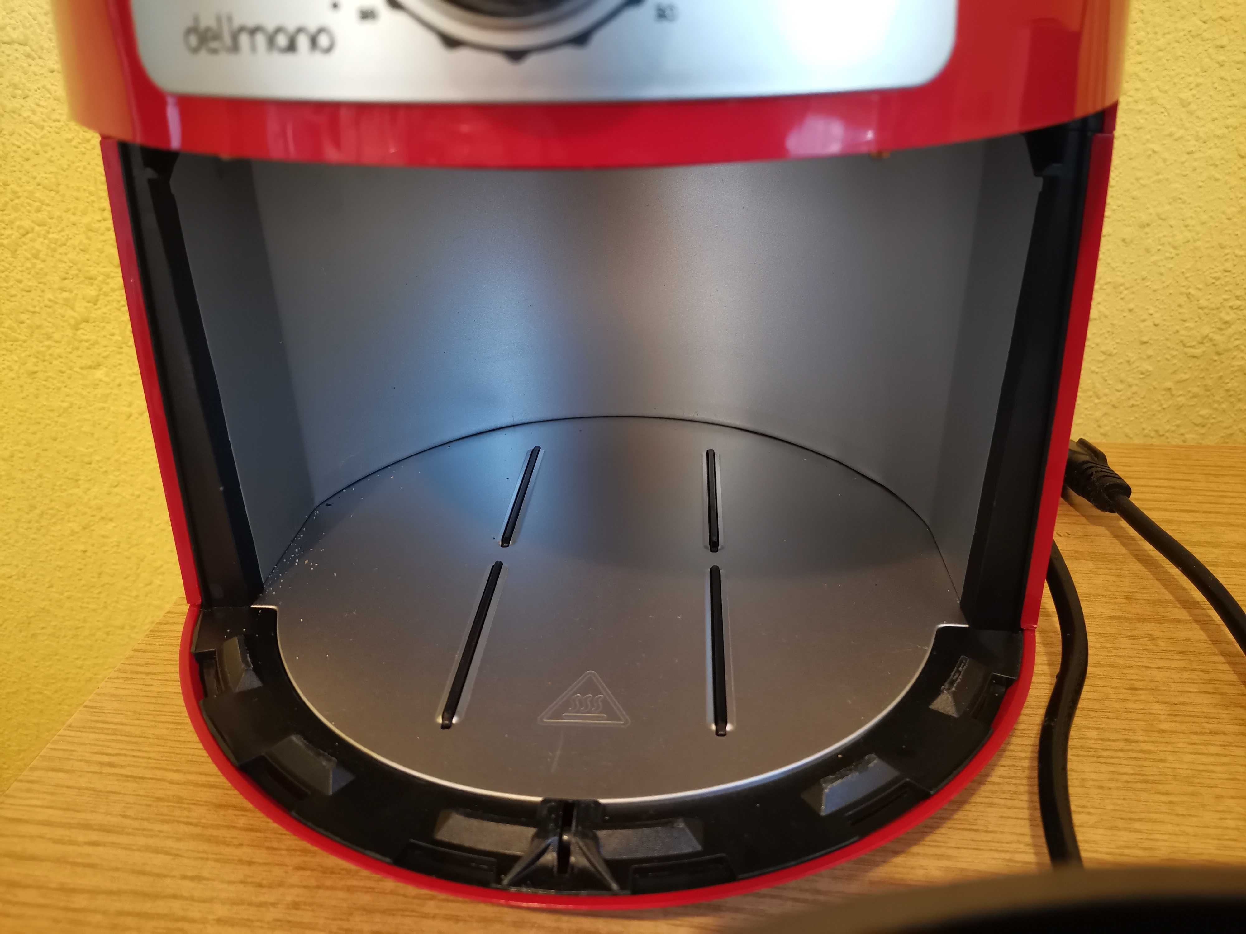 Продавам фритюрник Delimano Air Fryer Pro Red с обем от 3,5 L