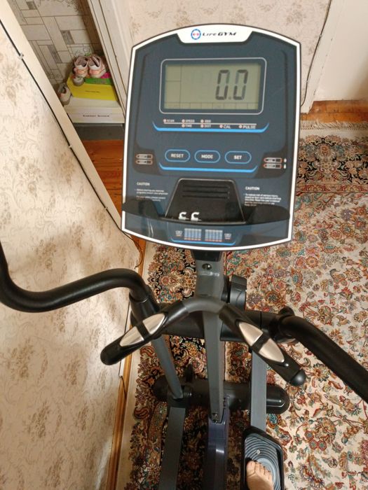 Велотренажёр модел 170  сотилади