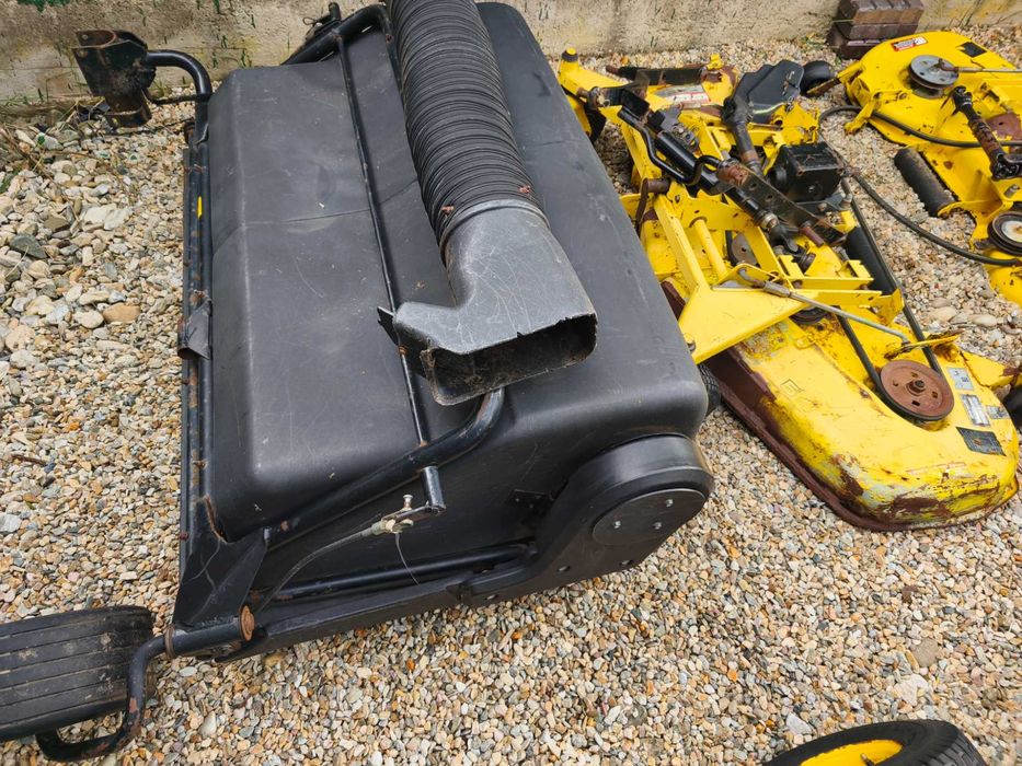 Coș pentru tractoras de tuns iarba gazon John Deere f 725