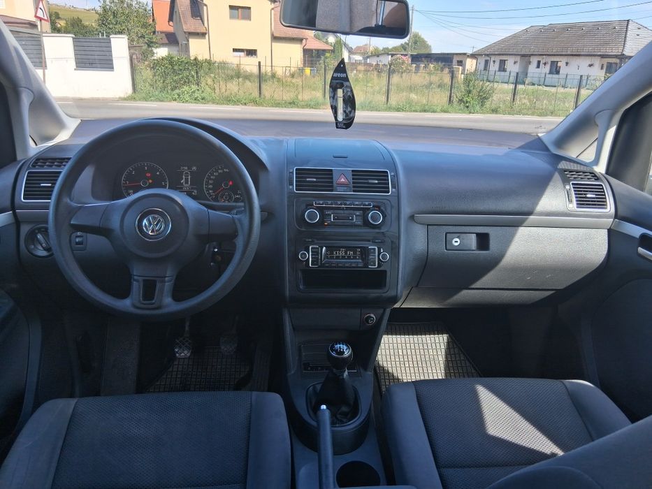 Vw touran 2011 , euro 5 ,1.6 tdi, 7 locuri carte service la zi