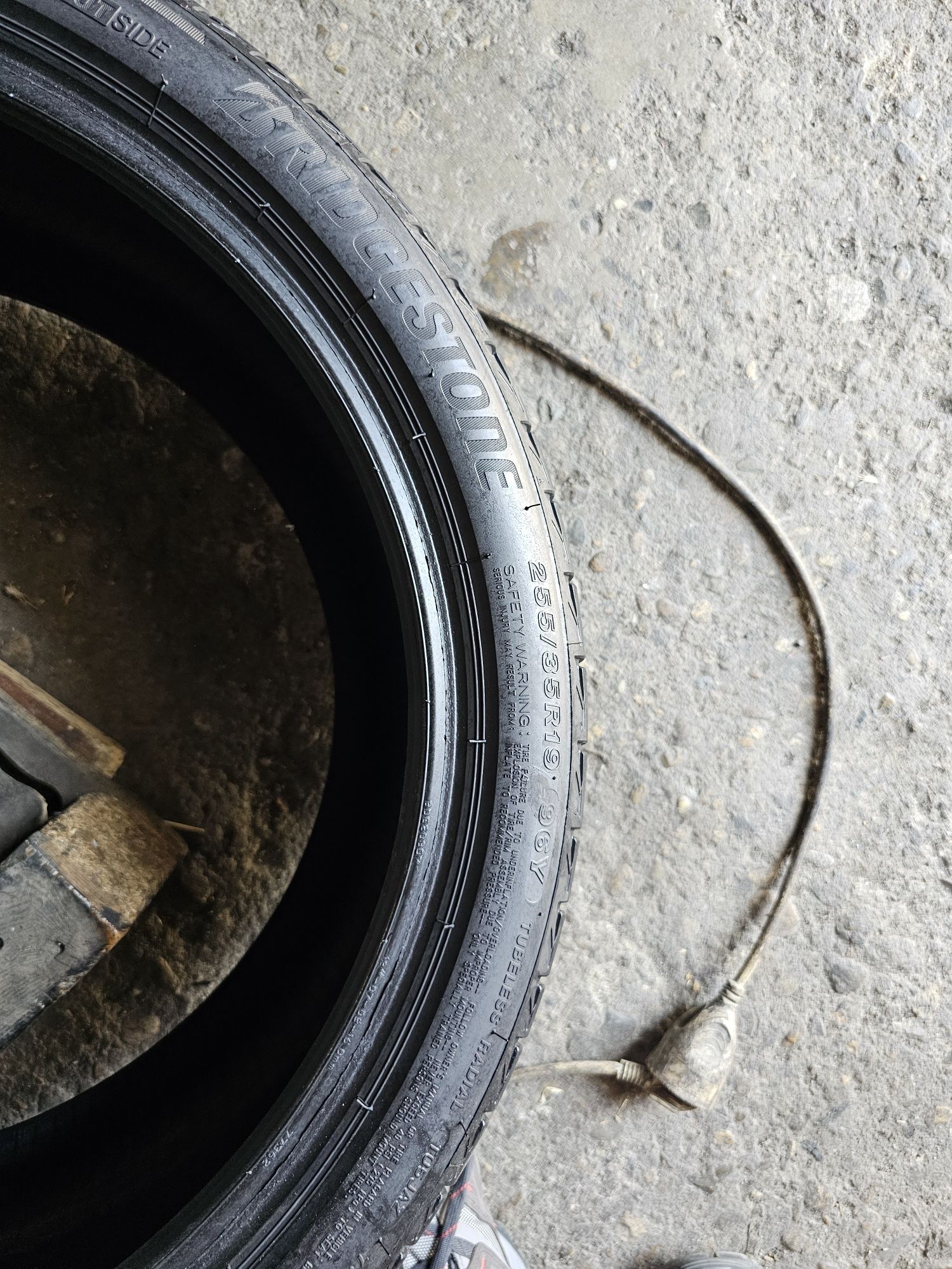 2 anvelope vara 255 35 19 Bridgestone 2022