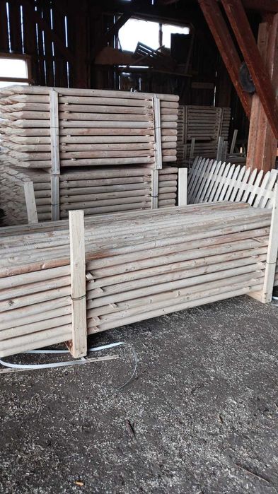 Tarusi din lemn strunjit si tratat