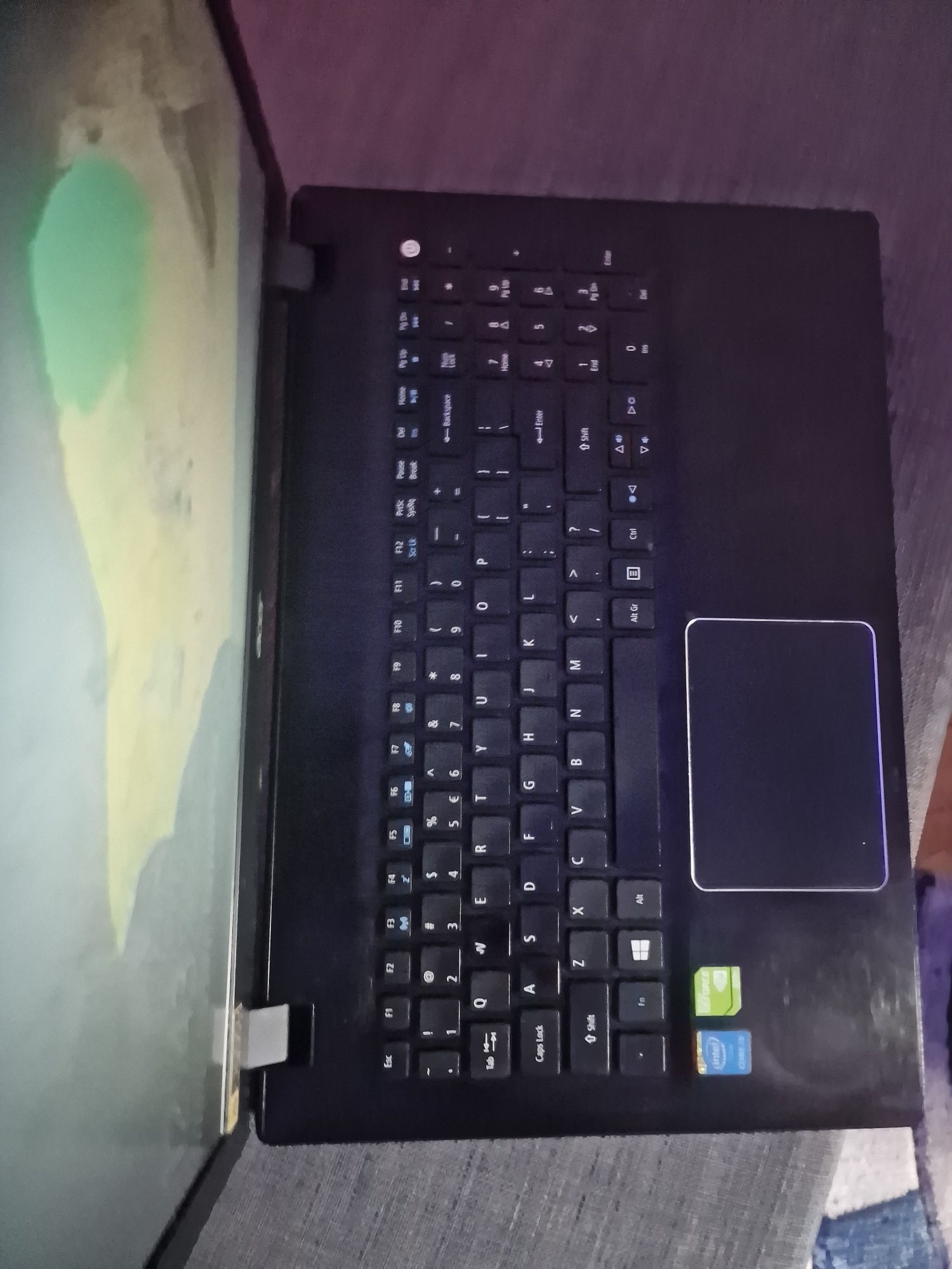 Laptop Acer 1TB memorie+CD rom