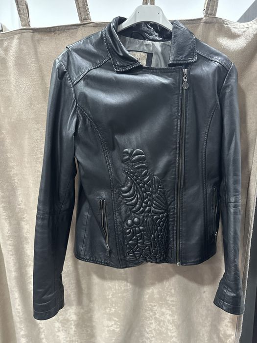 Дамско яке Guess