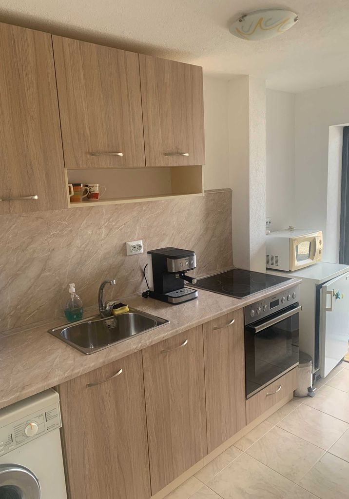 Дава се под наем Едностаен апартамент в Карлово - 35 кв.м за 178.5 € - Снимка #1