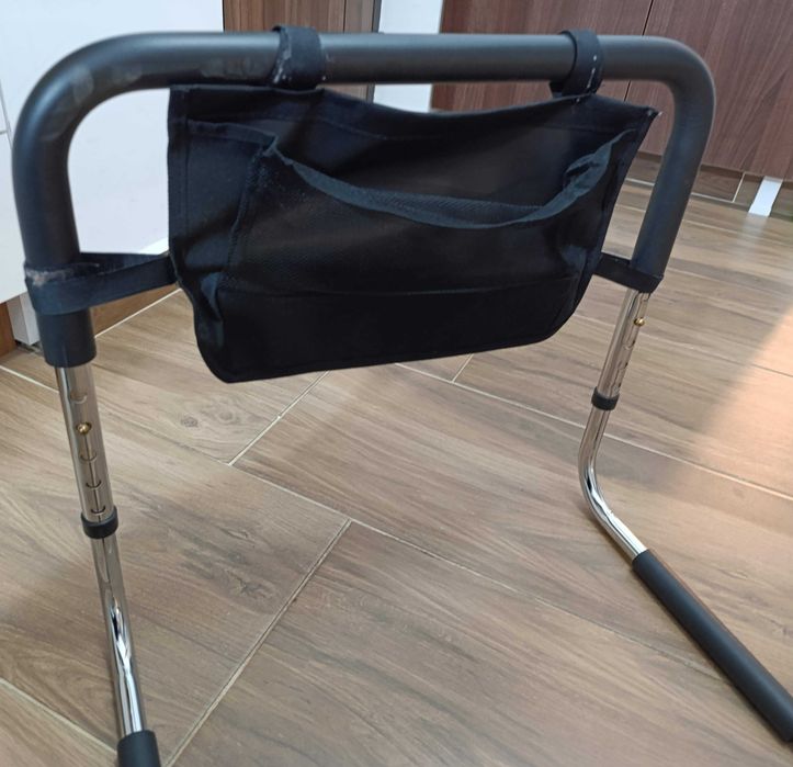 Maner de sprijin reglabil pentru pat