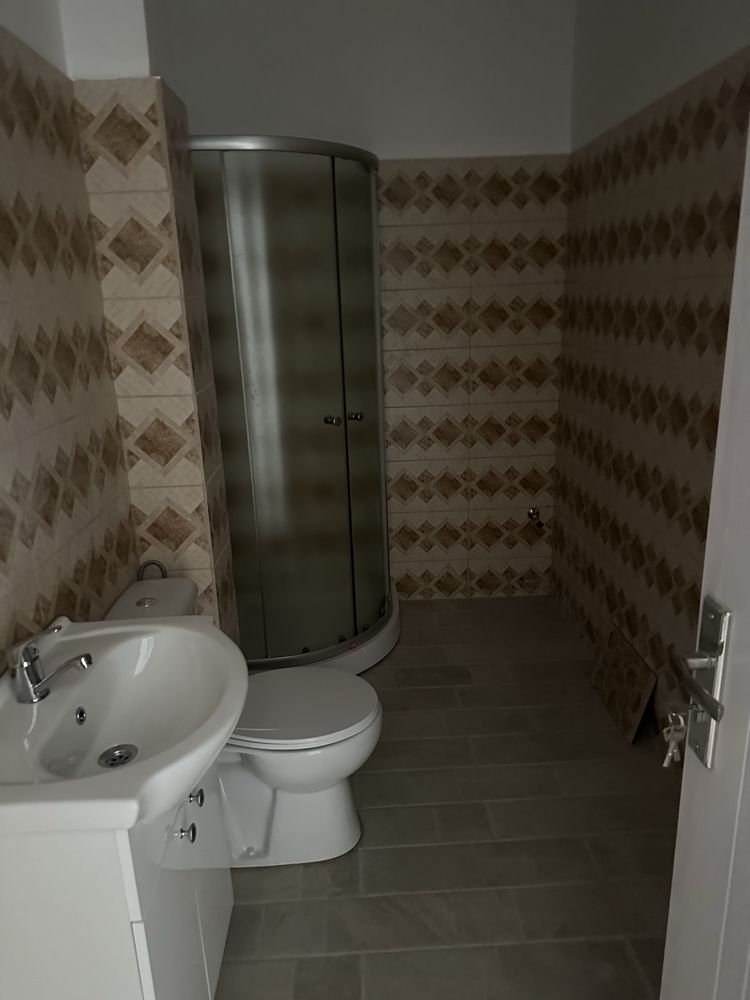 Schimb garsoniera cu apartament