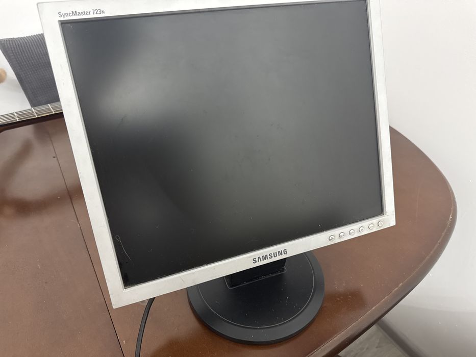 Монитор Samsung SyncMaster723n