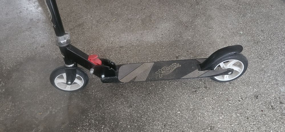 Trotineta și skateboard de vanzare