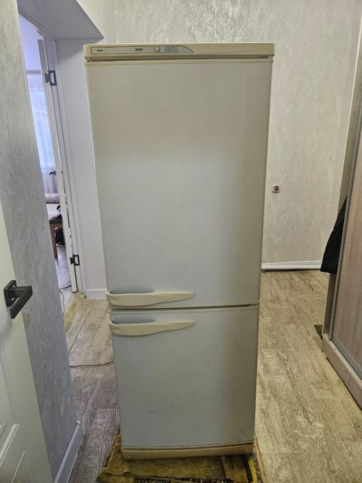 Холодильник продается