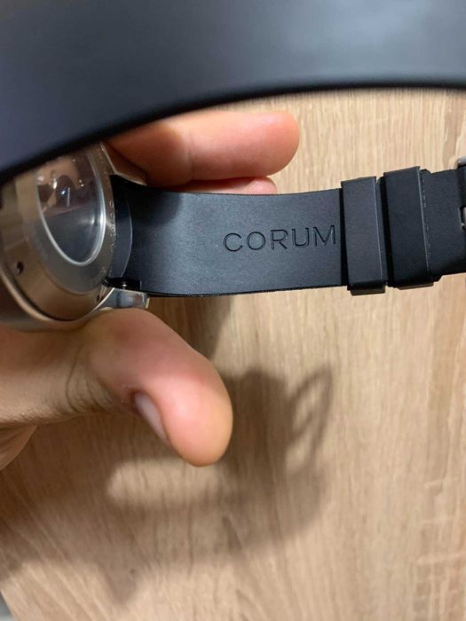 Corum Big Bubble Magical оригинален часовник