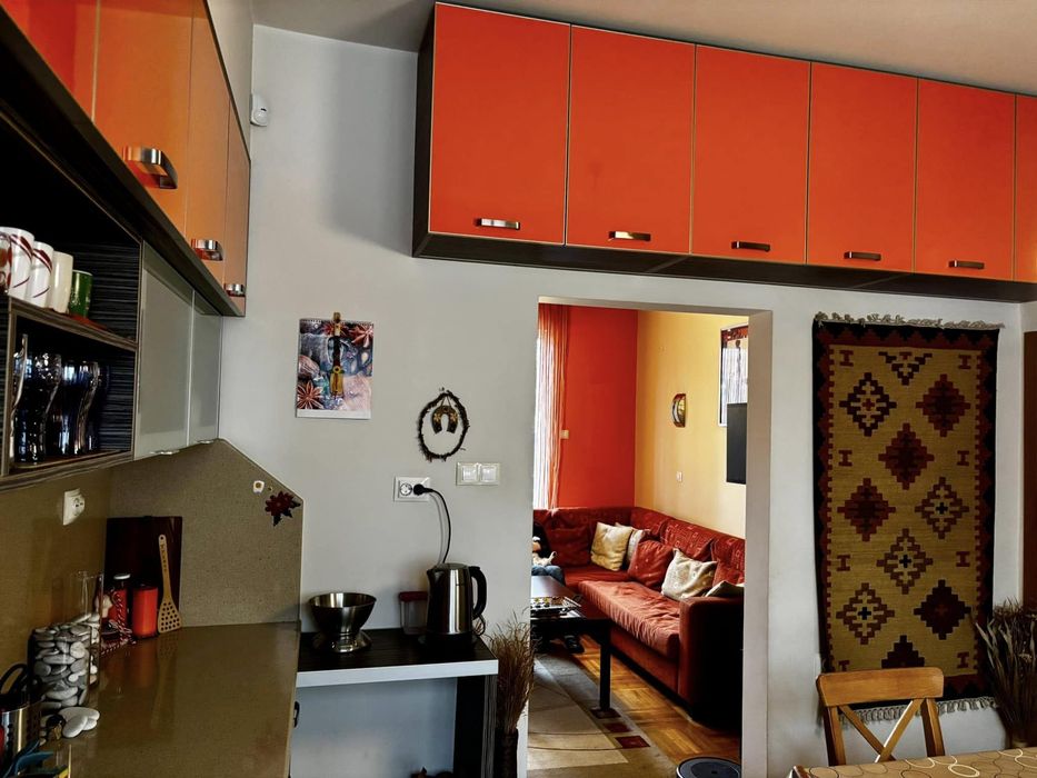 Дава се под наем Четиристаен апартамент в София, Медицинска академия - 120 кв.м за 1000 € - Снимка #2