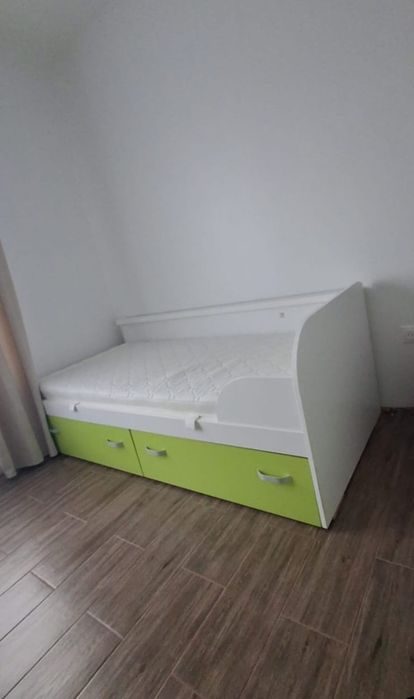 Vând mobila în stare foarte bună!