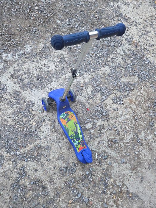 Тротинетка, детска, регулируема височина,многоцветна