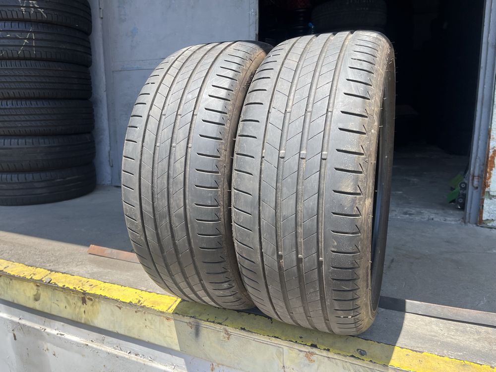 2 бр. летни гуми 225/40/18 Bridgestone DOT 4921 5+ mm