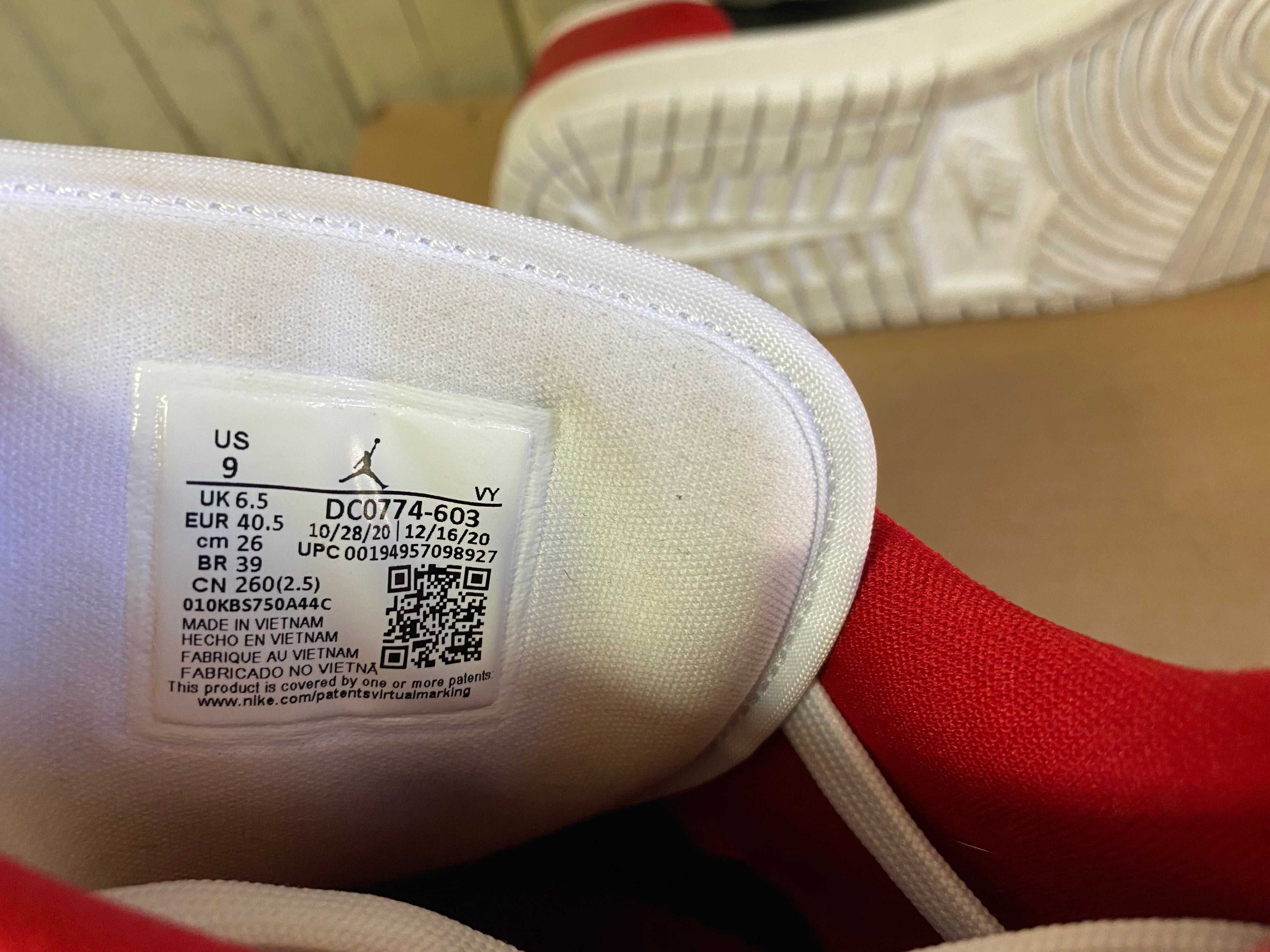 ''Nike Jordan 1 Low Chicago Flip''оригинални маратонки 40.5 номер