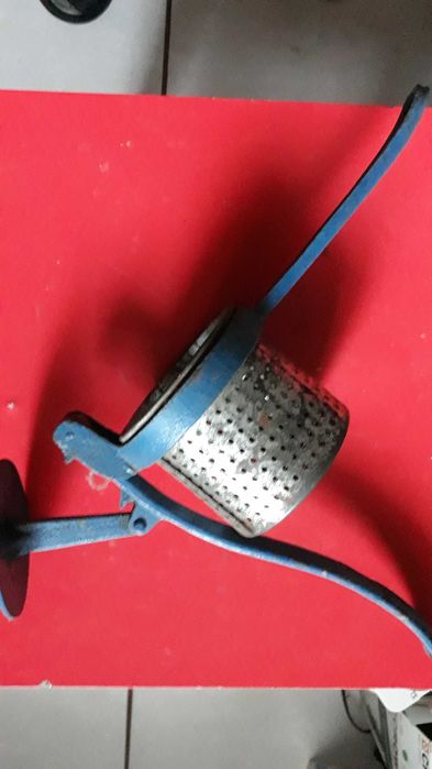 Zdrobitor/tocator manual vintage 1961, de bucatarie