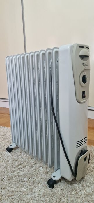 Calorifer electric pentru ulei Whirlpool