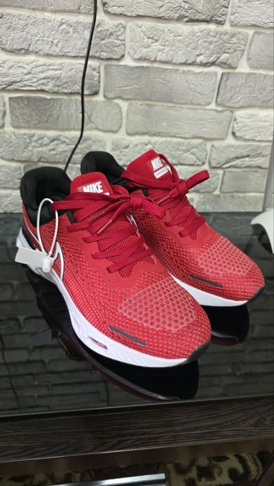 Оригинальные кроссы Nike