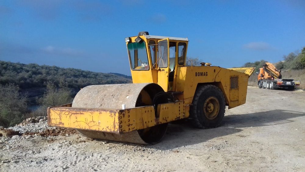 Cilindru Compactor de inchiriat 16t/Inchiriere Utilaje Constructii