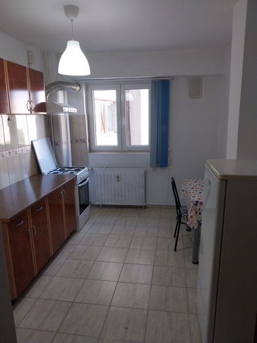 Inchiriez apartament 2 camere