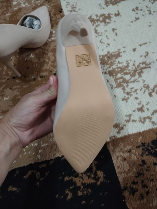 Pantofi stiletto nude Mei