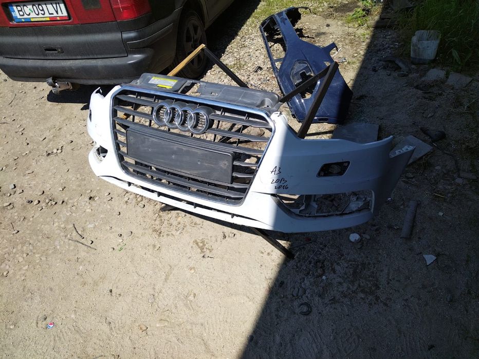 Bara fata audi a3 8V cu grila centrala