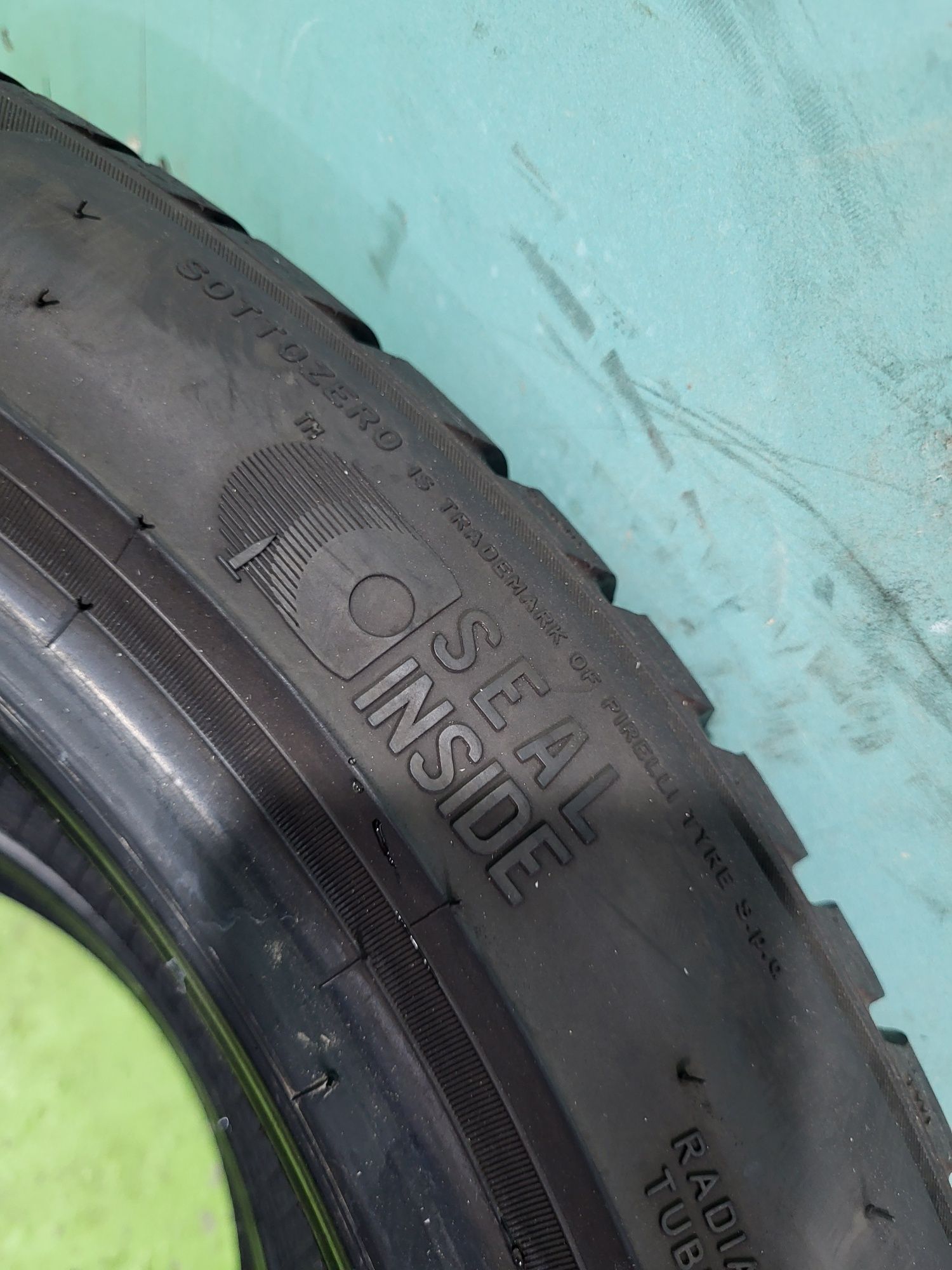 2 бр зимни 245/45/18 Pirelli