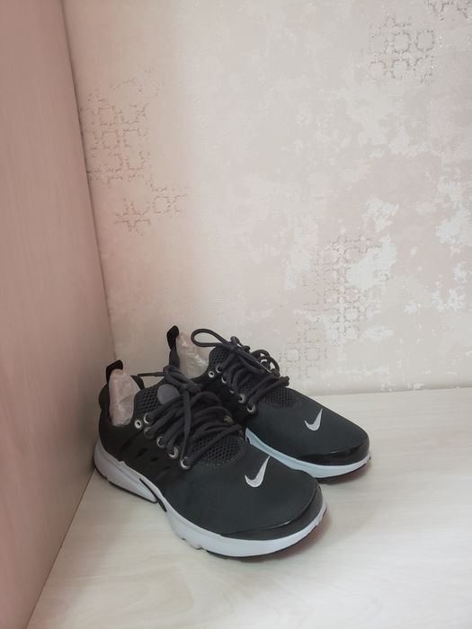Nike кроссовки Presto,серые,оригинал,женские кроссовки,37.5