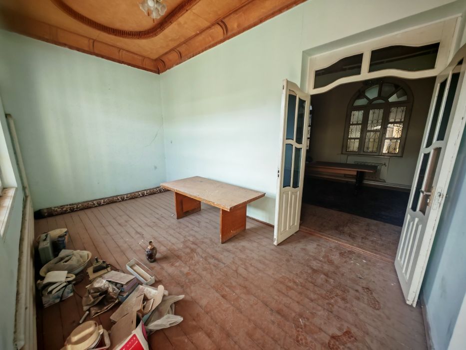 Remont talab mustahkam hovli sotiladi — Nazarbek, Xarakat