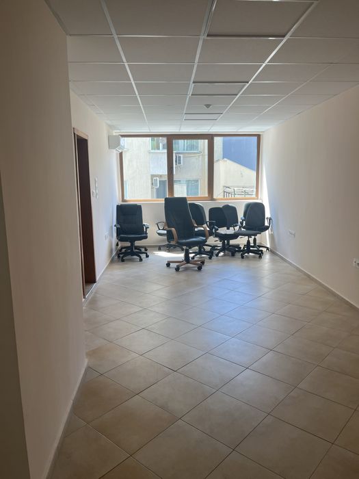 Дава се под наем Офис в Варна, Базар Левски - 1000 кв.м за 1000 € - Снимка #5