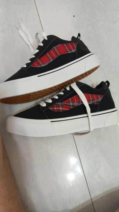 Кроссовки и Джинсы