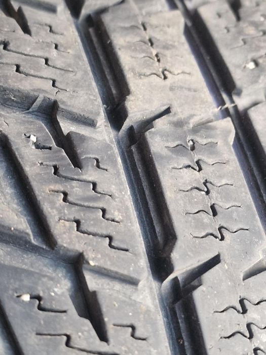 Гуми 215-60-17 зимни