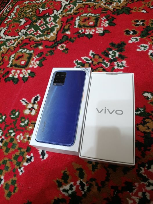 Продаю телефон Vivo Y21