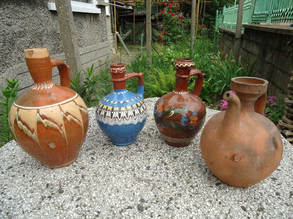 Стари керамични и медни съдове